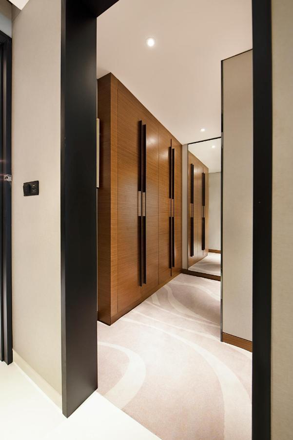 Asiana Grand Hotel Dubaj Kültér fotó A walk-in wardrobe