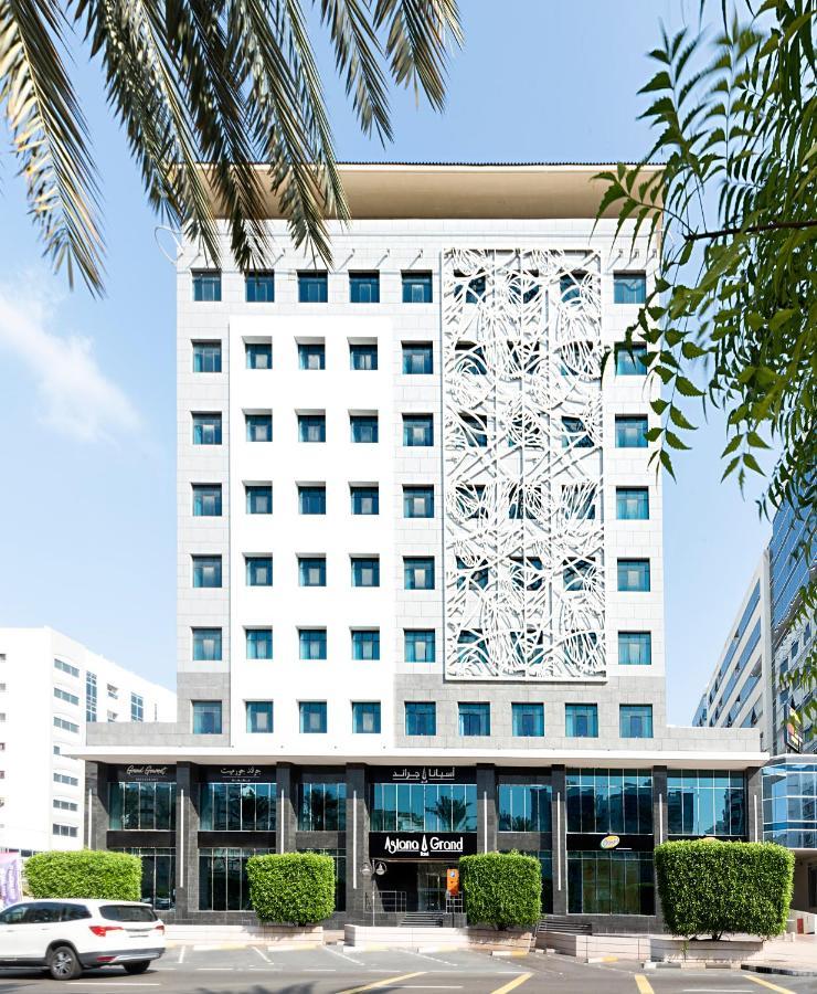 Asiana Grand Hotel Dubaj Kültér fotó The hotel in 2016